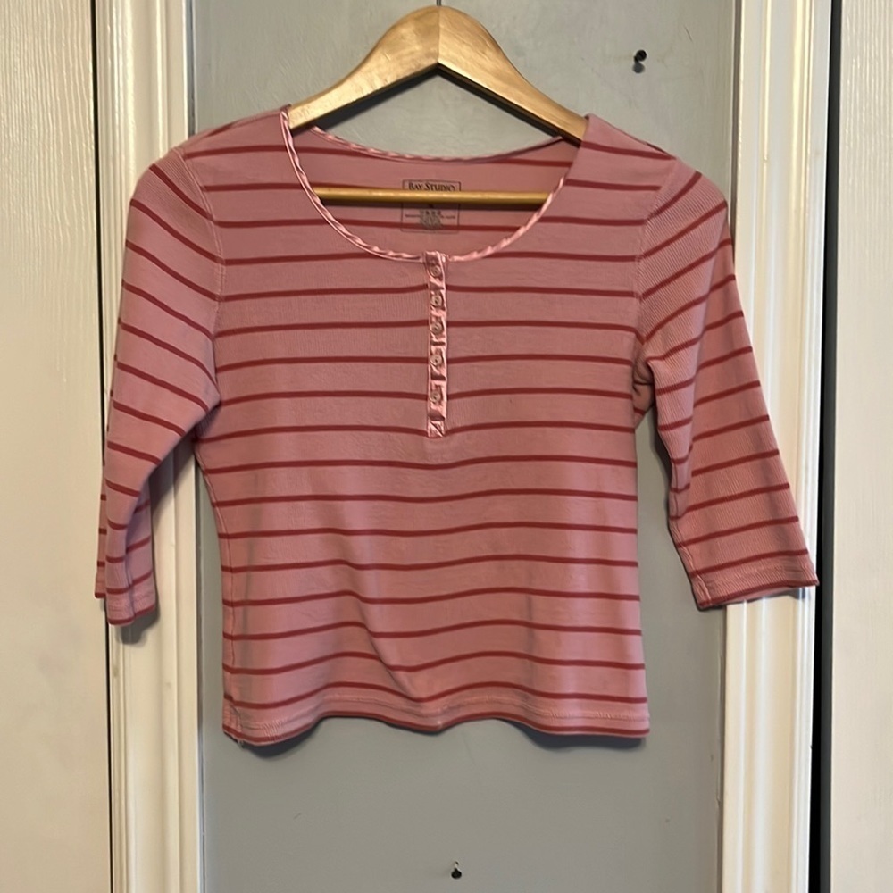Bay Studio 3/4 sleeve top - Picture 2 of 5